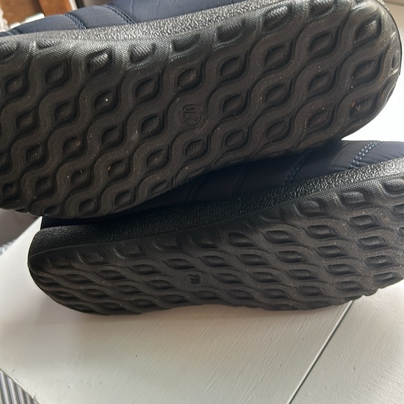 Dark blue quilted top+ faux fur lined around the top boots - Picture 5 of 5